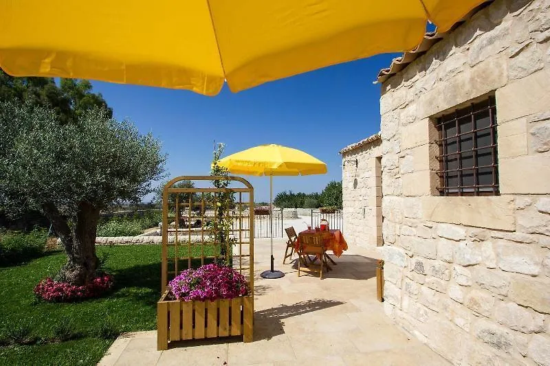 ***  Bed and Breakfast Borgo Monachella Ragusa Italia